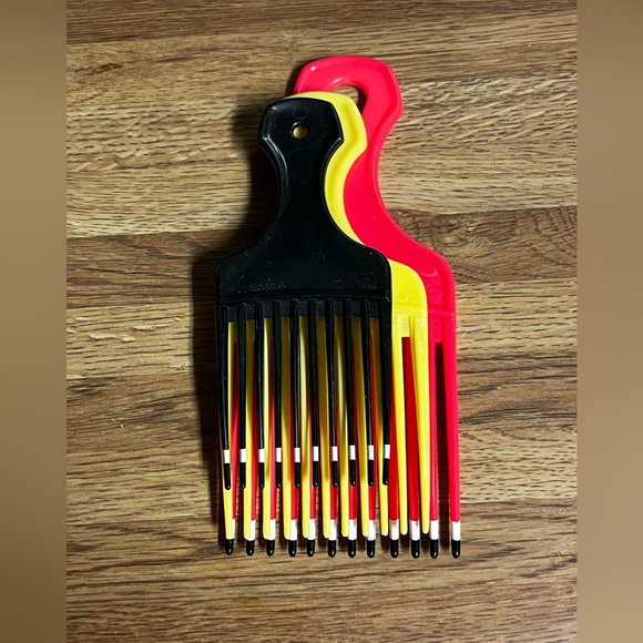Vintage 80s Set of 3 USA Made Hair Picks Plastic - Picture 1 of 2